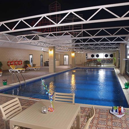 Park Regis Lotus Hotel Manama Exteriör bild