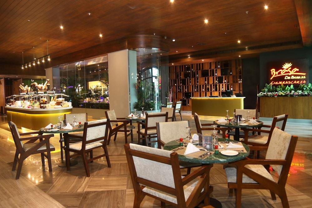 Park Regis Lotus Hotel Manama Exteriör bild