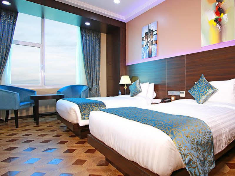 Park Regis Lotus Hotel Manama Exteriör bild