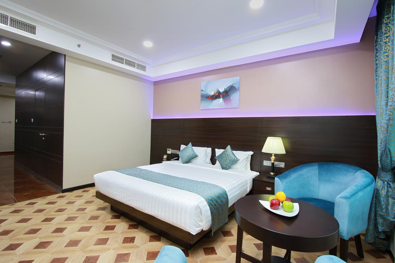 Park Regis Lotus Hotel Manama Exteriör bild