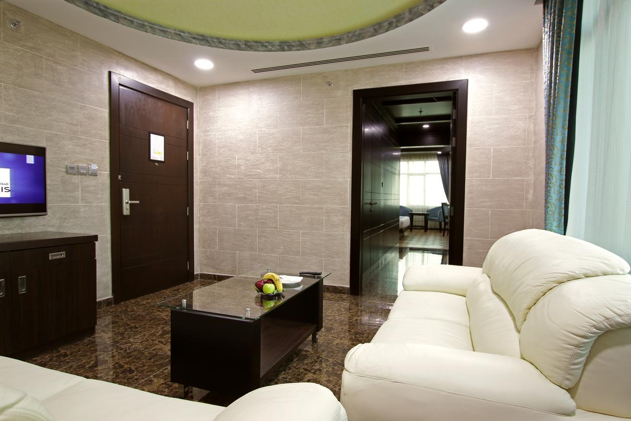 Park Regis Lotus Hotel Manama Exteriör bild
