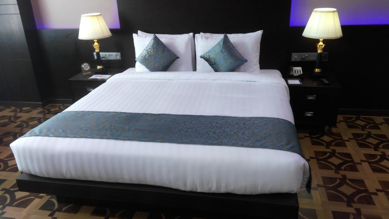 Park Regis Lotus Hotel Manama Exteriör bild
